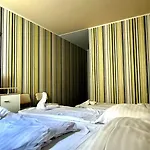 Korona מלון שיופוק