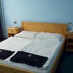 Korona מלון שיופוק