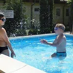 Korona מלון שיופוק